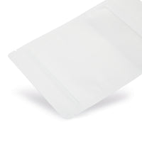 Stojeća vrećica Kraftpapier s prozorčićem, bijela — Detaljni prikaz prozirnog prozorčića za prezentaciju sadržaja